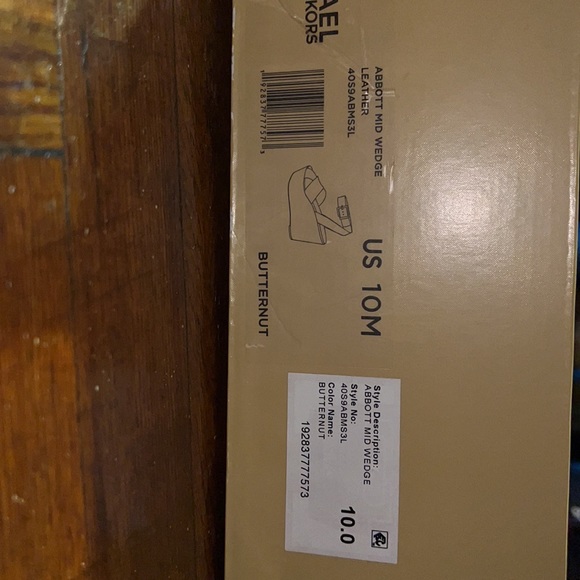 Michael Michael Kors brand new platforms/Sandals - Picture 8 of 8